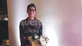 Desainer Oscar Lawalata : Cewek Kain, Tandingan Cewek Bumi dan Cewek Mamba