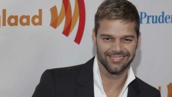 Penyanyi Latin Ricky Martin Terancam 50 Tahun Penjara, Simak Fakta Berikut!