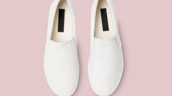 Cara Membersihkan Sepatu Berwarna Putih
