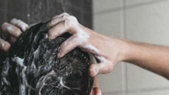 Waktu yang Tepat untuk Keramas Agar Rambut Tetap Bersih dan Sehat