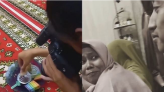 Kocak! Mau Nyomot Makanan, Aksi Fotografer Ini Malah Diketawain Ibu-ibu