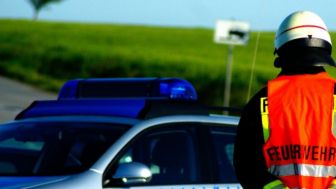 Pakai Strobo, Pengemudi Terios Kabur Tabrak Polisi