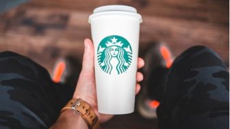 Pria Ini Jual Starbucks Asli Seharga 5.000, Rugi Ga Tuh?