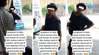 Pengamen Diberi Uang Sedikit Langsung ambil Dagangan