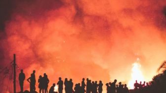 Senayan City Kebakaran, Netizen Malah Heboh Lihat Penampakan Wanita Berbaju Putih Berambut Panjang