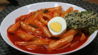 Agak Susah Mencari Gochujang Halal, Jun Chef Berikan Resep Tteokbokki Halal