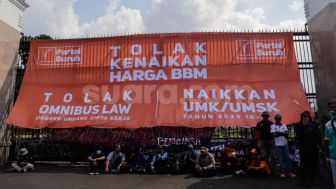 Buruh Siap Demo Satu Bulan Penuh dan Mogok Kerja Tuntut Harga BBM Turun