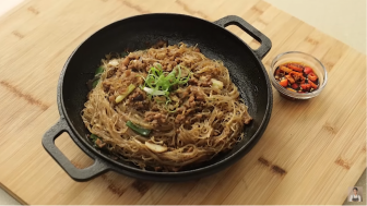 Resep Sohun Ayam Claypot, Mudah Ala Chef Devina Hermawan