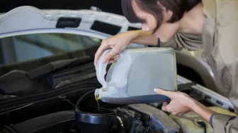 Ternyata Ini Dampak Sering Gonta Ganti Merek Oli Mobil