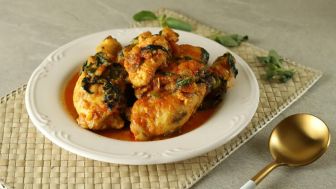 Wangi dan Pedas, Ayam Woku untuk Sajian Makan Malam Keluarga
