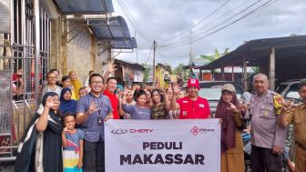 Chery Ulurkan Bantuan untuk Korban Banjir Bandang di Makassar