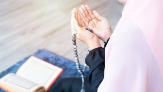 Mau Doa Dikabulkan? Ini Waktu yang Mustajab untuk Berdoa di Hari Jumat
