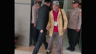 Dianggap Sombong, Ketua DPRD Luwu Timur Tak Mau Salami Warga