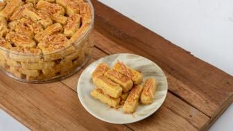 Cara Membuat Kue Kaastengel, Kue Khas Lebaran