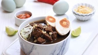 Tradisional dan Mudah Dibuat dengan Kuah Hitam yang Khas, Rawon Daging Goreng