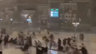 Masya Allah! Hujan Badai dan Petir Terjang Masjidil Haram di Makkah, Jemaah Umroh Kocar-Kacir