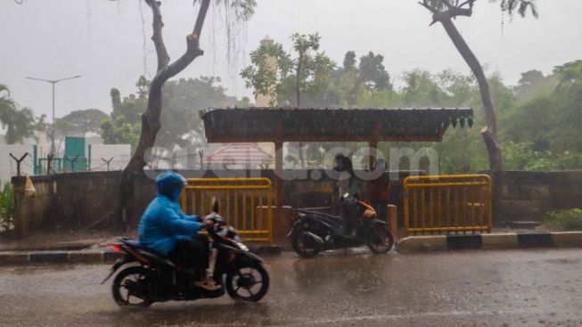 Cuaca Jakarta Rabu 20 Juli, Jakbar Diprediksi Hujan