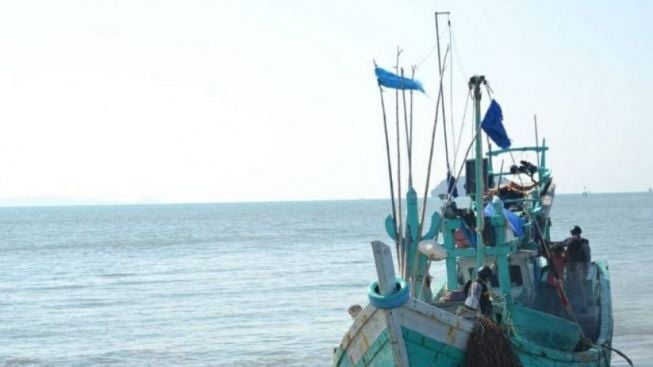 Nelayan Libur Sepekan, Ada Gelombang Tinggi di Pantai Depok