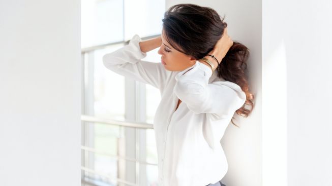 Yuk Intip Gimana Mix and Match Kemeja Putih