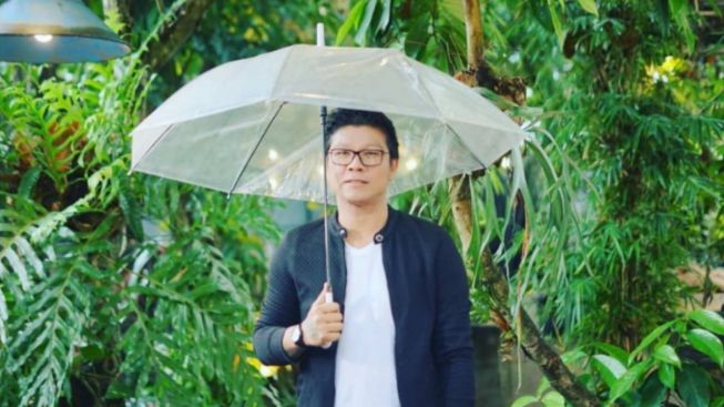 Babang Tamvan Mendapatkan Ijazah Paket C