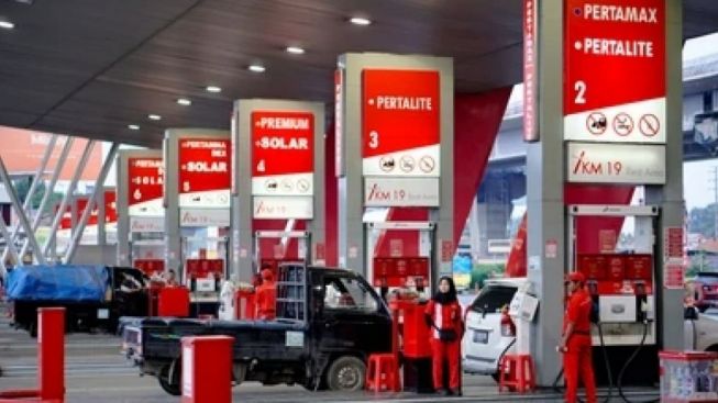 Shell dan Pertamina Turunkan Harga BBM, Cek Harga Terbaru BBM 1 November 2022