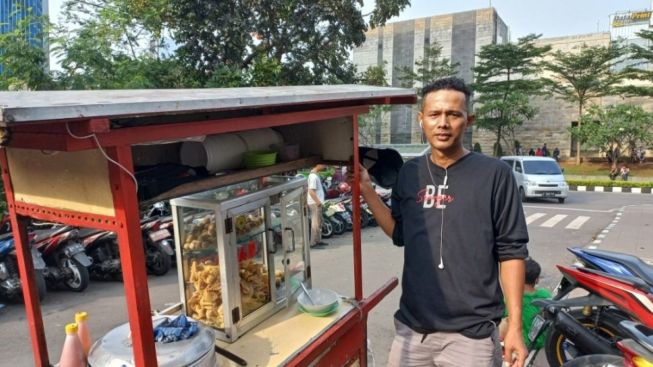 Gara-gara Ada Citayam Fashion Week, Omset Pedagang Bisa Rp 800 Ribu Per Hari