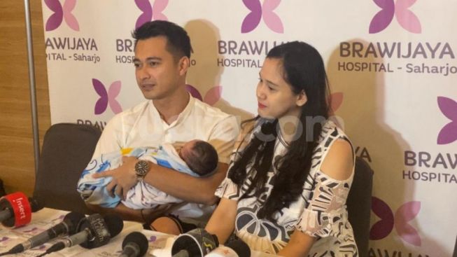 Hamil Anak keempat, Istri Eza Gionino Covid-19