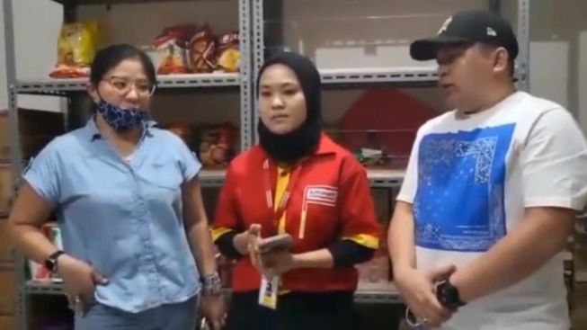 Netizen Sebut Ibu-Ibu Pencuri Cokelat Klepto, Apa Maksudnya?