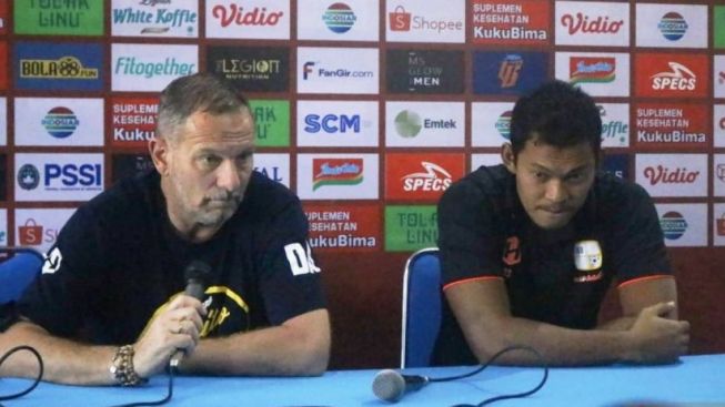 Pelatih Barito Putra Sebut Sepak Bola Indonesia Sulit Berkembang, Karena Hal Ini!