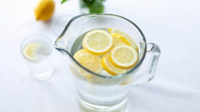 Menikmati Lemon Dengan Air Dingin Bisa Mendapatkan Vitamin C Yang Maksimal