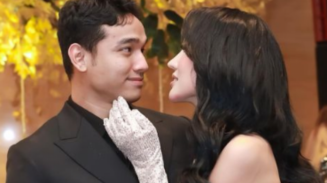 Sambut Tahun Baru, Lucinta Luna Posting Foto Mesra dengan Fadly, Netizen: Istrigfar!