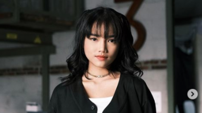 Ganti Gaya Rambut, Fuji Buang Sial?