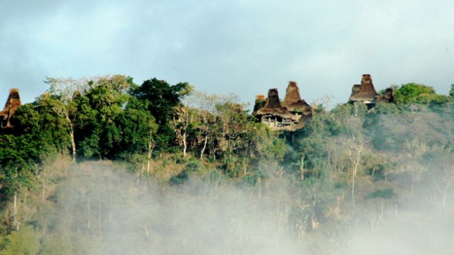 Jelajah Kampung Sodan, Melihat dari Dekat Tempat Peristirahatan Terakhir Raja-Raja Sumba