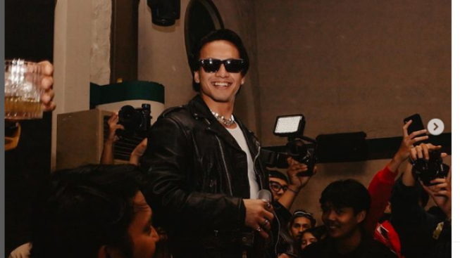 Tolak Undang-Undang Cipta Kerja, Jefri Nichol Sampai Lempar Tikus Hitam