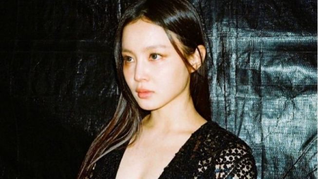 Lirik Lagu "Only" dan Terjemahannya | Lee Hi