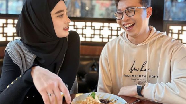 Inara Rusli dan dr. Richard Lee Makan Berdua, Netizen : Jaga Perasaan Istri