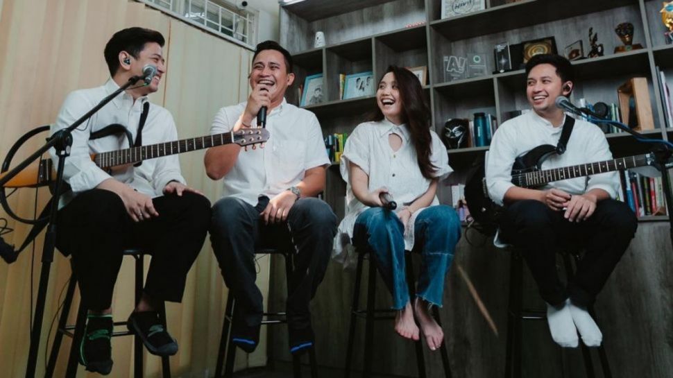 jadi-korban-perselingkuhan-kamu-bisa-luapin-emosi-kamu-dengan-lagu-ini