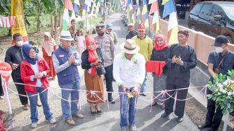 Jalan Hotmix 128 Meter di Desa Margasari Subang Dibangun Secara Gotong Royong