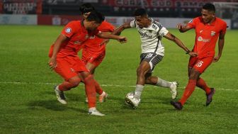 Laga Kontra Borneo FC Jadi Debut Ricky Kambuaya Bersama Persib di Liga 1 2022-2023