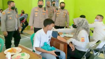 Waka Polres Subang Pimpin Vaksinasi Booster di Kecamatan Pabuaran
