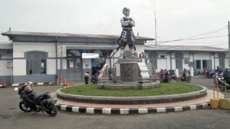 Masih Kokoh, Stasiun Kereta Api Purwakarta Ini Dibangun Tahun 1902