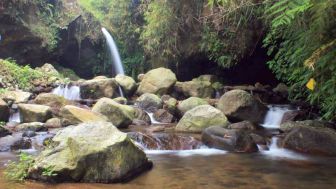 Wisata Alam Capolaga, Hadirkan Tiga Air Terjun Unik yang Menakjubkan