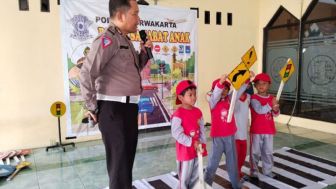 Tanamkan Disiplin Sejak Dini, Polres Purwakarta Usung Polisi Sahabat Anak