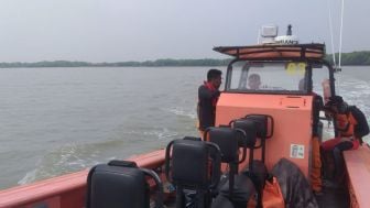 Tim SAR Masih Cari 8 ABK KM Sida Rahayu yang Hilang di Laut Jawa Karawang