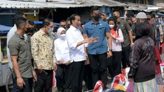 Presiden Jokowi Kunjungan Kerja di Pasar Cicaheum Kota Bandung