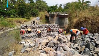 Perbaikan Dua Jembatan di Sumedang Dijadwalkan Tuntas Akhir Tahun Ini