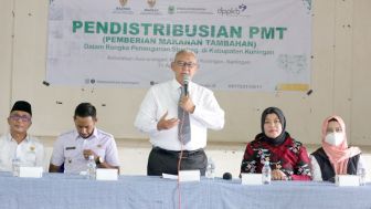 Bupati Kuningan Buka Bantuan PMT Untuk Penanganan Anak Stunting