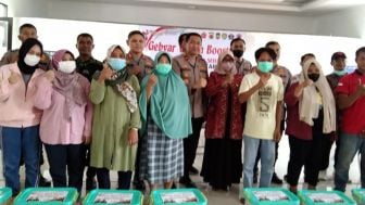 Waka Polda Jabar Tinjau Langsung Vaksinasi Covid-19 di Puskesmas Jatiluhur