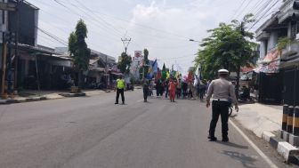 Mahasiswa Purwakarta Kembali Turun ke Jalan Tolak Kenaikan Harga BBM, Polisi Disiagakan Depan DPRD