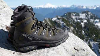 Begini Tips Memilih Sepatu Outdoor yang Aman, Buat Pengalaman Mendaki Kalian Lebih Nyaman